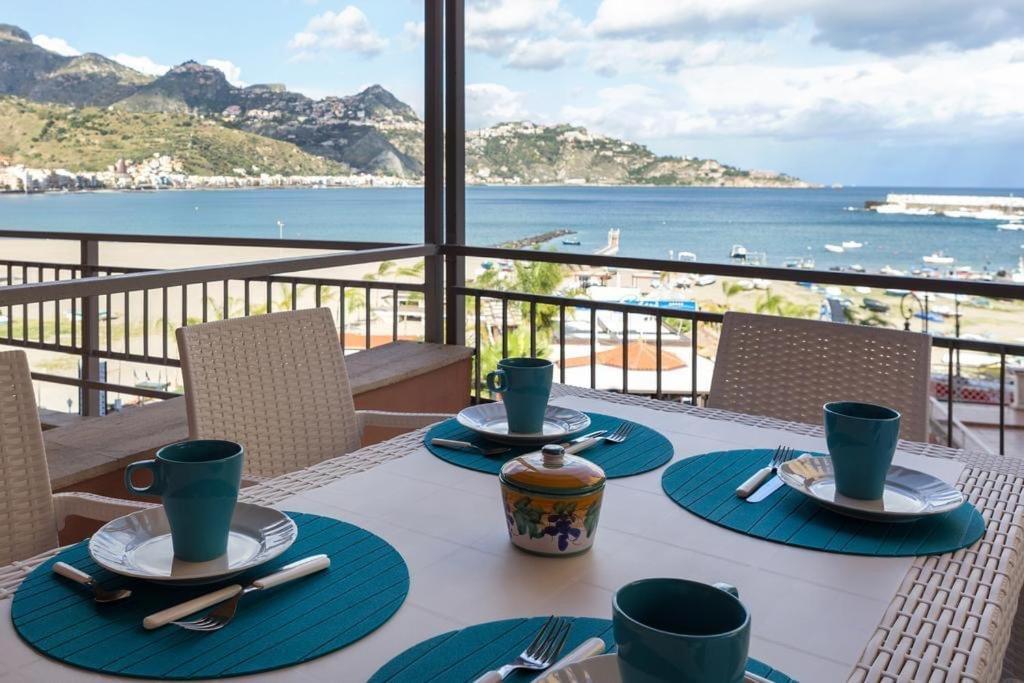Appartement Casablù, un delizioso Bilocale sulla Baia di Naxos à Giardini-Naxos Extérieur photo